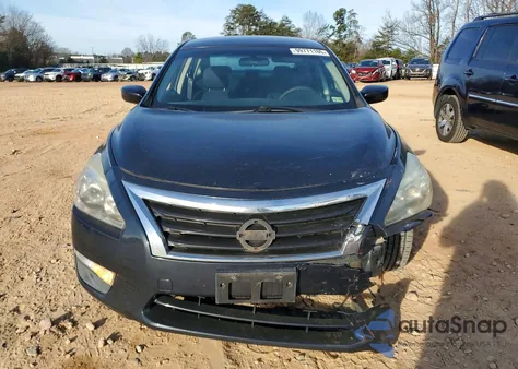 2015 Nissan Altima 2.5 из США, поврежденный, VIN 1N4AL3AP4FC596123